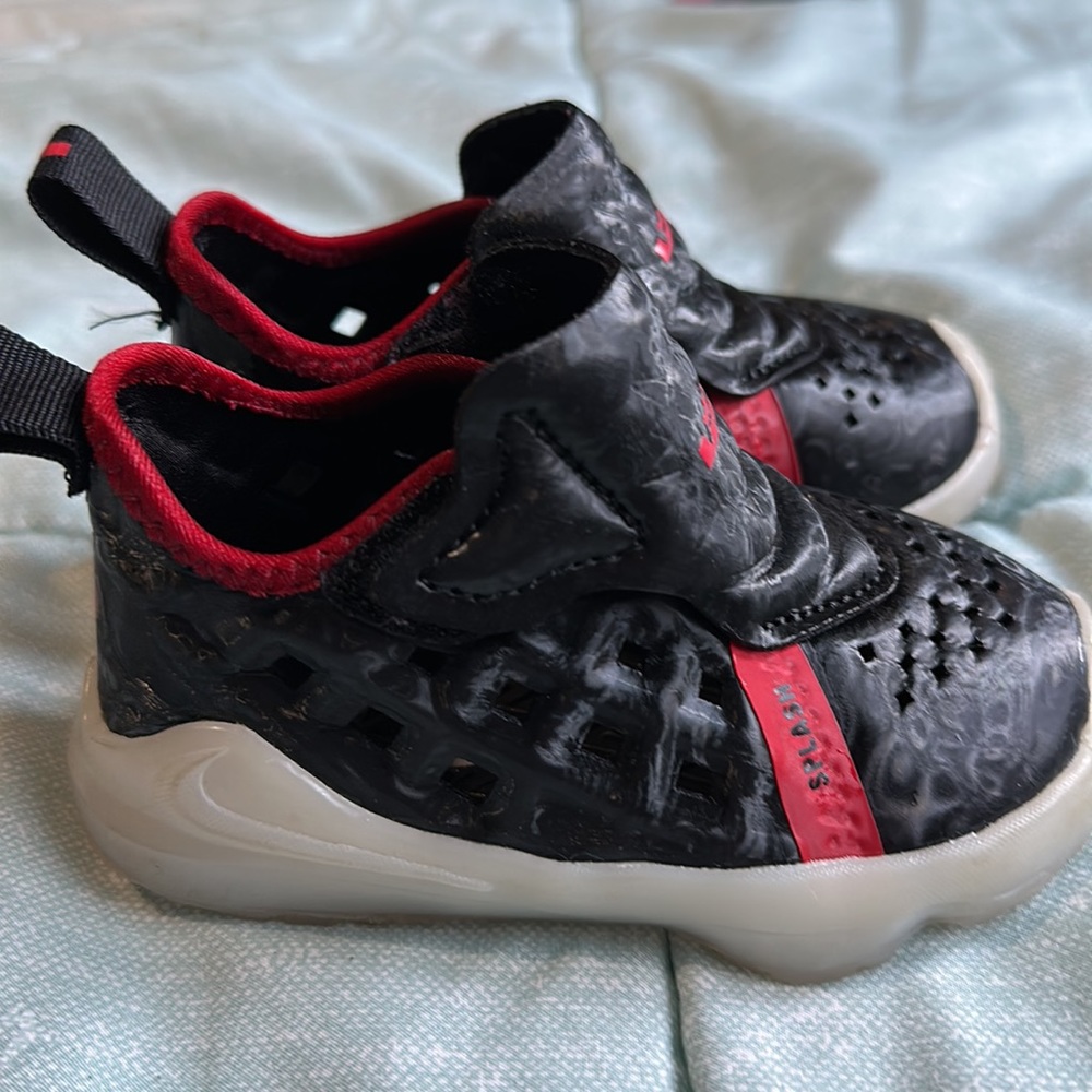 Nike Lebron slip on splash shoes